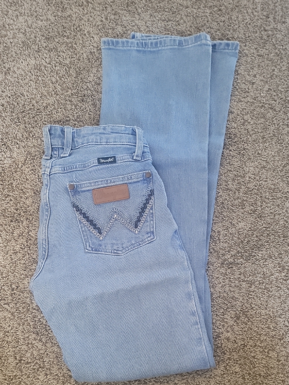 Wrangler Retro Blue Jeans with Back Pocket Stitching